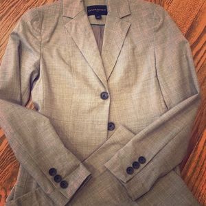 FLASH SALE! Banana Republic skirt suit